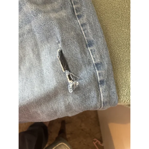 Universal Thread Mid Rise 90s Baggy Jeans Size 12 Distressed Medium Wash Denim - Picture 3 of 5
